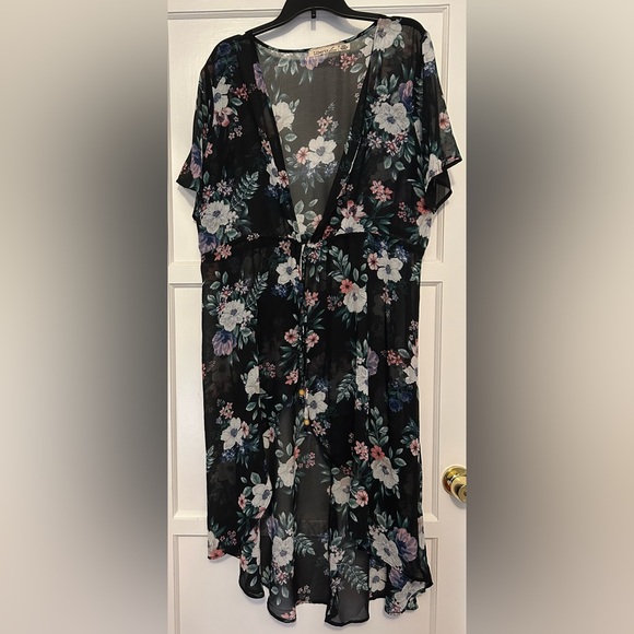 Liberty Love Plus Size 2X Floral Front Tie Open Front Defined Waist Blouse - Picture 1 of 5